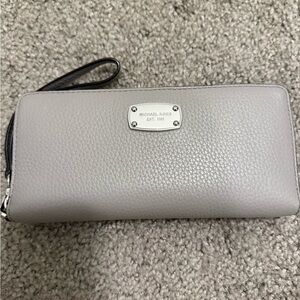 Michael Kors Jet Set Leather Wallet 🔥